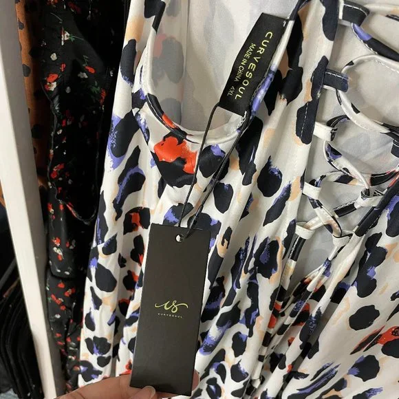 4X Curvesoul Leopard Print Side Split Maxi Dress NWT - Picture 7 of 9